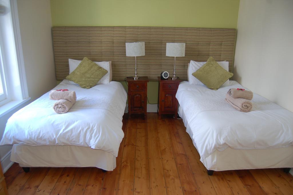 Six On Scott Bed & Breakfast เคปทาวน์ ภายนอก รูปภาพ