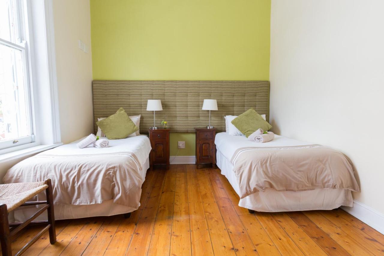 Six On Scott Bed & Breakfast เคปทาวน์ ภายนอก รูปภาพ